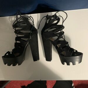 Woman platform  shoes size 7